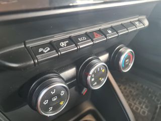 Dacia Duster 2019 4X4 DIESEL-thumb-54