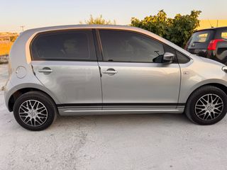 Volkswagen Up 2014-thumb-3