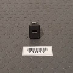 OPEL CORSA E ( 14 - 19 )     ΘΥΡΑ USB    20928734     #21837