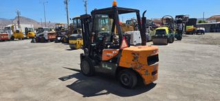Doosan 2010 D30G-thumb-1