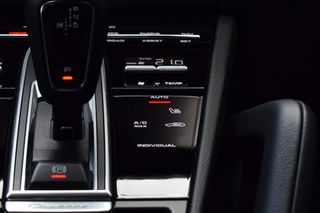 Porsche Cayenne 2022 COUPE S E-HYBRID GTS CARBON PACK BOSE SOFT CLOSE HEAD/UP-thumb-48
