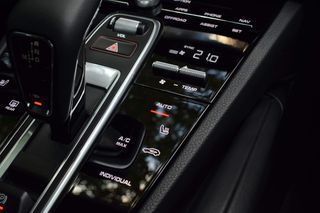 Porsche Cayenne 2022 COUPE S E-HYBRID GTS CARBON PACK BOSE SOFT CLOSE HEAD/UP-thumb-50