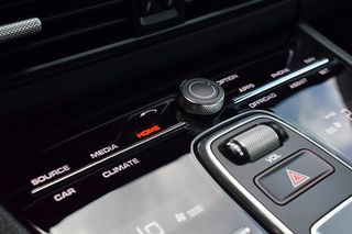 Porsche Cayenne 2022 COUPE S E-HYBRID GTS CARBON PACK BOSE SOFT CLOSE HEAD/UP-thumb-46