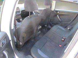 Peugeot 2008 2016 1.2cc-PURETECH-thumb-10