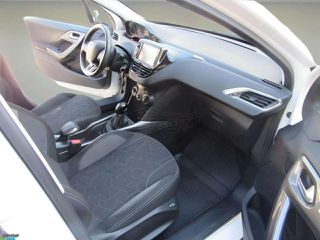 Peugeot 2008 2016 1.2cc-PURETECH-thumb-12