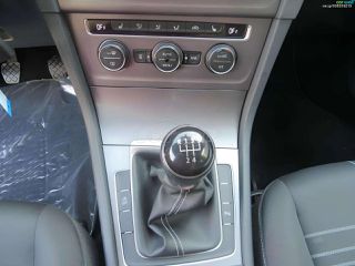 Volkswagen Golf 2015 Volkswagen Golf 2015 1.2cc-LOUNGE-NAVI-thumb-15