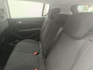 Peugeot 308 2021-thumb-6