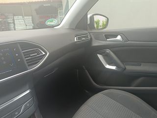 Peugeot 308 2021-thumb-10