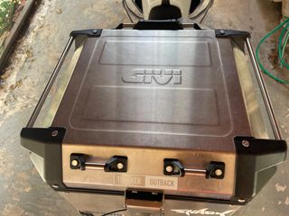 Givi trekker outback 42l
