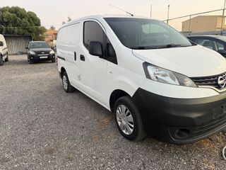 Nissan NV 200 2016