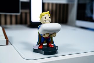 FALL OUT - Vault Boy - 'Holdem' Controller & Phone Support - 11cm-thumb-1