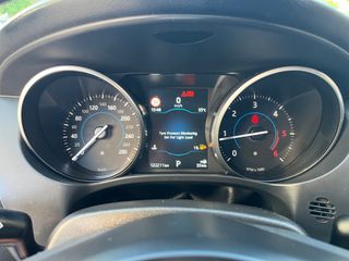 Jaguar F-Pace 2017 2.0 DIESEL 4X4-thumb-15