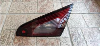 δεξί πίσω φανάρι (φιμέ) για Mitsubishi Colt CZT/CZ3