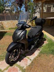 Piaggio Beverly 400 2024 HPE DEEP BLACK