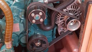 Bavaria 2011 32 CRUISER-thumb-24