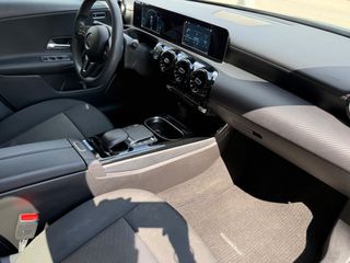 Mercedes-Benz A 250 2020-thumb-4