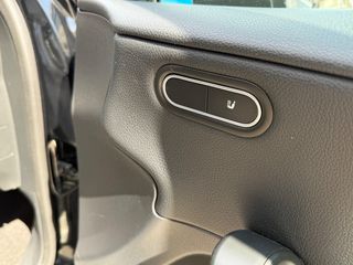 Mercedes-Benz A 250 2020-thumb-6