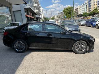 Mercedes-Benz A 250 2020-thumb-23