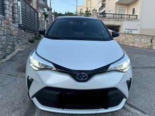 Toyota C-HR 2023 1.8 Hybrid club bi-tone