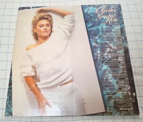 Olivia Newton-John – Greatest Hits  LP-thumb-1