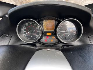 Piaggio MP3 250 LT 2007 MP3 250 LT-thumb-1