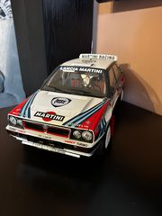 Στατικά Μοντέλα 2023 Lancia delta  martini 1/8 hachette-thumb-1