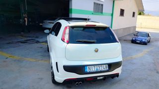 Abarth Punto Evo 2012-thumb-2