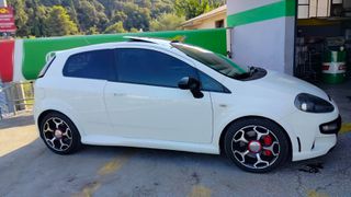 Abarth Punto Evo 2012-thumb-5
