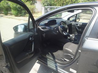 Peugeot 208 2016-thumb-36