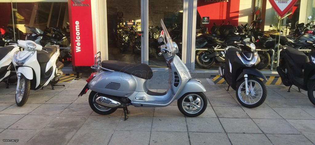 Vespa GTS 300 2022