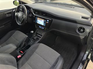 Toyota Auris 2017 1.6 D-4D EXECUTIVE-thumb-23