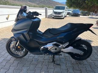 Honda Forza 750 2022-thumb-1