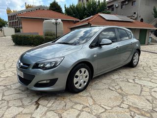 Opel Astra 2012
