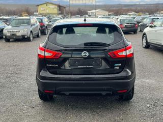 Nissan Qashqai 2016-thumb-5