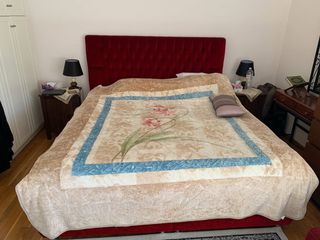 King size bed, with mattress. (210x180) - Κρεβάτι king size, με στρώμα. (210x180)