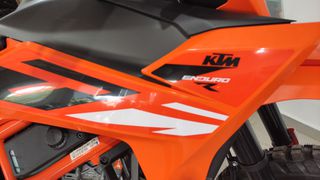 KTM 390 ENDURO R 2026-thumb-9