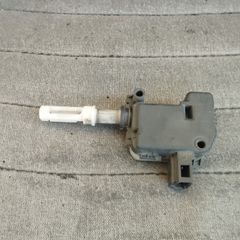 Audi A3 8P.(03-13). Μοτέρ για πορτακι ρεζερβουάρ.