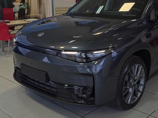 Leapmotor C 10 2026 REEV 970km Αυτονομία-thumb-1