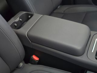 Leapmotor C 10 2026 REEV 970km Αυτονομία-thumb-33