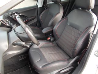 Peugeot 208 2016 GT LINE. auto. panorama,camera-thumb-7