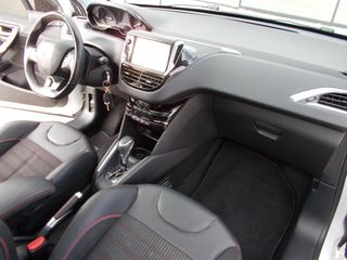 Peugeot 208 2016 GT LINE. auto. panorama,camera-thumb-9