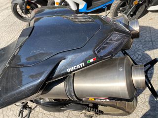 Ducati Streetfighter 2010 1098-thumb-27