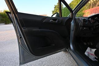 Opel Meriva 2010-thumb-18