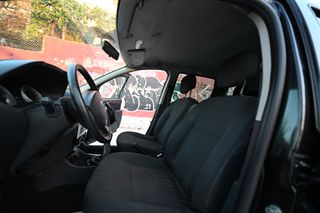 Dacia Duster 2011-thumb-13