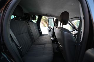Dacia Duster 2011-thumb-15
