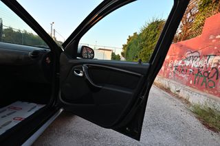 Dacia Duster 2011-thumb-17