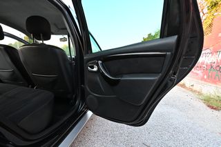 Dacia Duster 2011-thumb-18