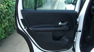 Mercedes-Benz GLB 180 2022-thumb-18