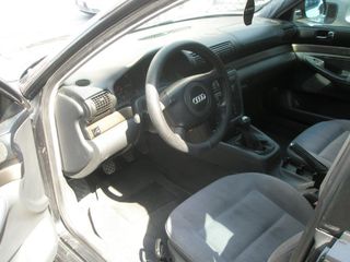 Audi A4 2000-thumb-8