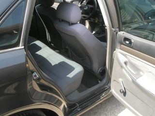 Audi A4 2000-thumb-10